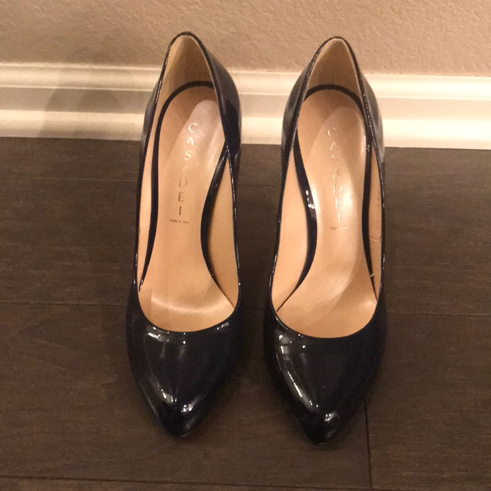 Navy blue patent leather Casadei pumps!